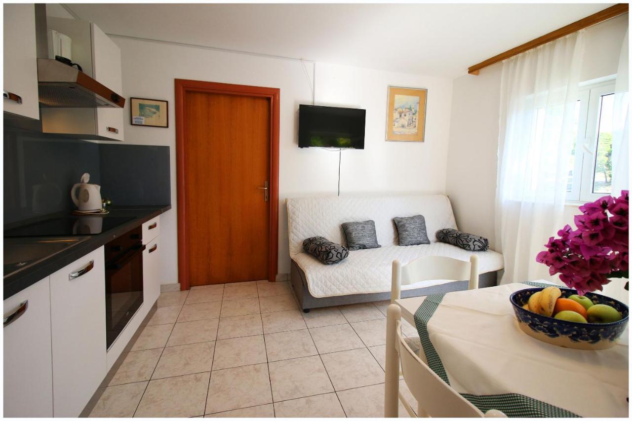 Apartments Elvis Primosten Exterior photo